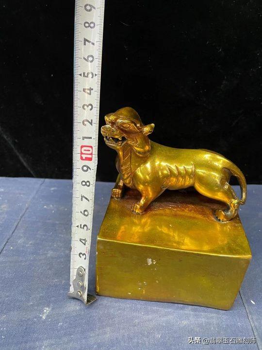 a货翡翠手镯,蜂窝手镯翡翠知识-第33张图片-翡翠网 a货翡翠手镯,蜂窝手镯翡翠知识-第33张图片-翡翠网