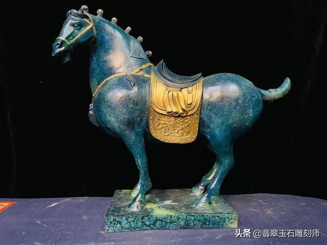 a货翡翠手镯,蜂窝手镯翡翠知识-第35张图片-翡翠网 a货翡翠手镯,蜂窝手镯翡翠知识-第35张图片-翡翠网