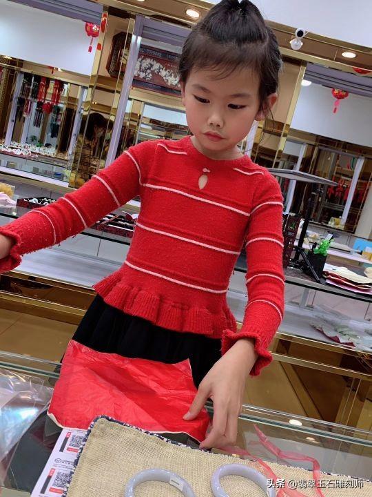 a货翡翠手镯,蜂窝手镯翡翠知识-第59张图片-翡翠网 a货翡翠手镯,蜂窝手镯翡翠知识-第59张图片-翡翠网