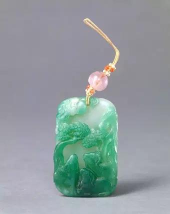 玉雕山石松树寓意翡翠松树纹挂件价格表-第5张图片-翡翠网 玉雕山石松树寓意翡翠松树纹挂件价格表-第5张图片-翡翠网