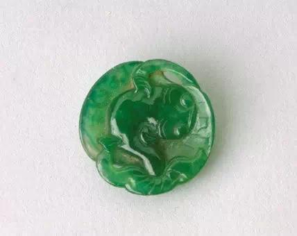 玉雕山石松树寓意翡翠松树纹挂件价格表-第8张图片-翡翠网 玉雕山石松树寓意翡翠松树纹挂件价格表-第8张图片-翡翠网