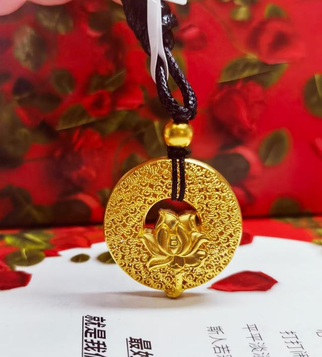 一套珠宝首饰包括哪些珠宝首饰包括黄金首饰吗-第5张图片-翡翠网 一套珠宝首饰包括哪些珠宝首饰包括黄金首饰吗-第5张图片-翡翠网