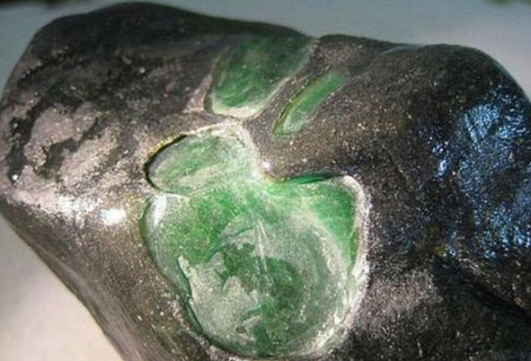 关于刚买的翡翠原石怎么清理的信息-第2张图片-翡翠网 关于刚买的翡翠原石怎么清理的信息-第2张图片-翡翠网