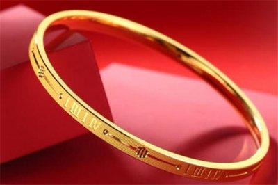 黄金手镯什么款式好看又实用今年黄金手镯流行什么款式-第6张图片-翡翠网 黄金手镯什么款式好看又实用今年黄金手镯流行什么款式-第6张图片-翡翠网