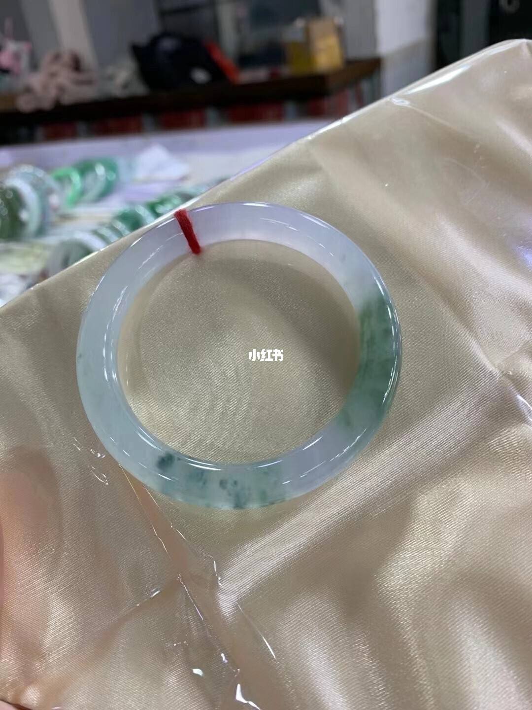 山水翡翠手镯的价格的简单介绍-第2张图片-翡翠网 山水翡翠手镯的价格的简单介绍-第2张图片-翡翠网