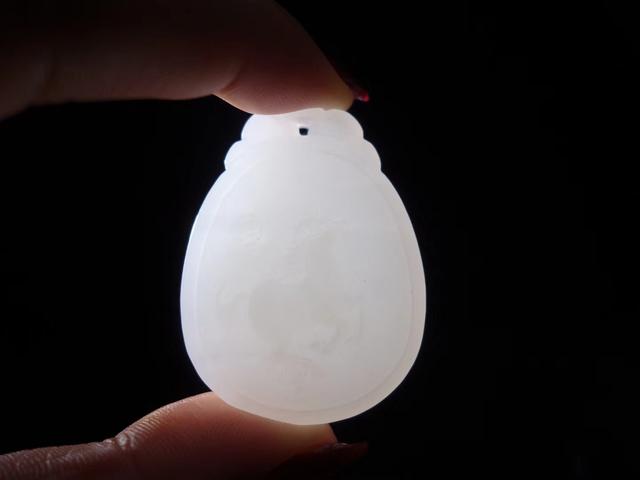 翡翠原石的好坏老挝翡翠是不是原石-第3张图片-翡翠网 翡翠原石的好坏老挝翡翠是不是原石-第3张图片-翡翠网