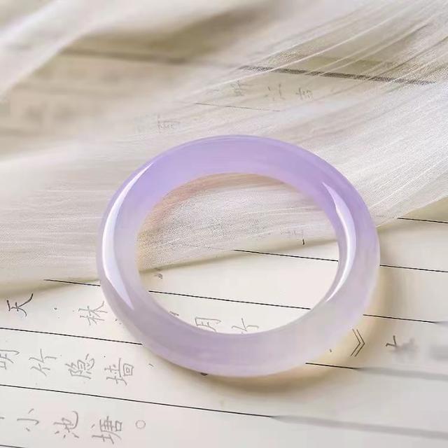 武汉翡翠手镯图片的简单介绍-第8张图片-翡翠网