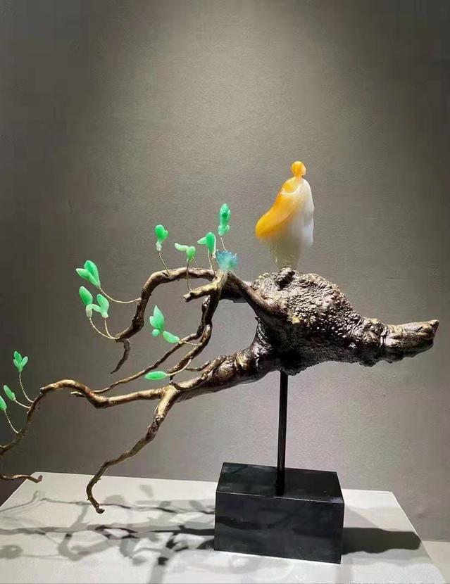 开封翡翠原石图片,会卡翡翠原石的特点-第3张图片-翡翠网 开封翡翠原石图片,会卡翡翠原石的特点-第3张图片-翡翠网