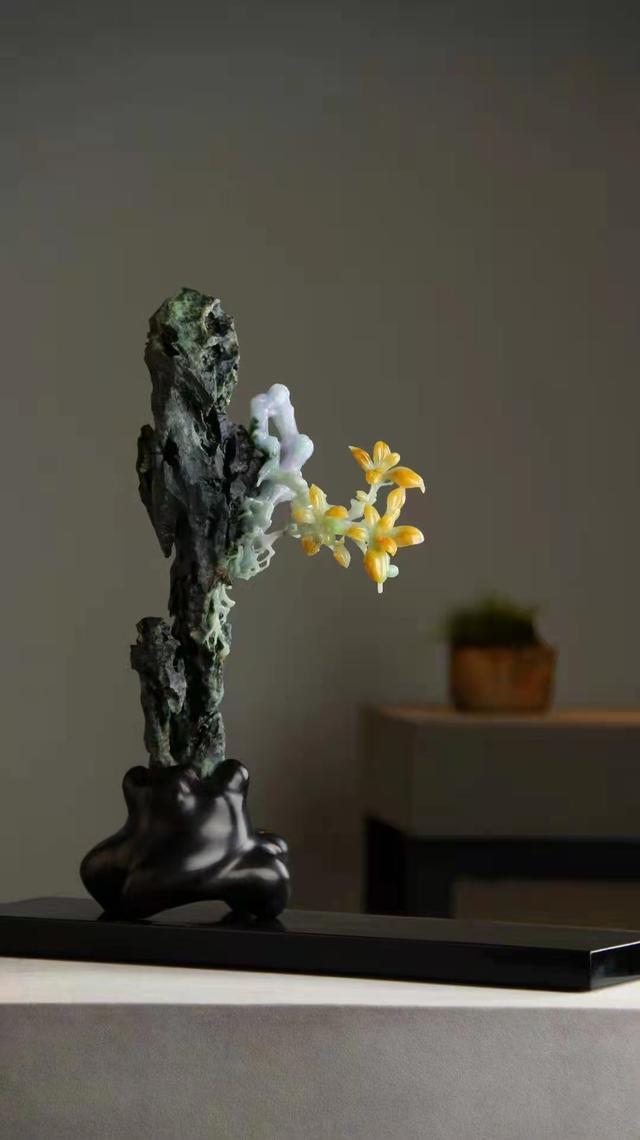 开封翡翠原石图片,会卡翡翠原石的特点-第7张图片-翡翠网 开封翡翠原石图片,会卡翡翠原石的特点-第7张图片-翡翠网