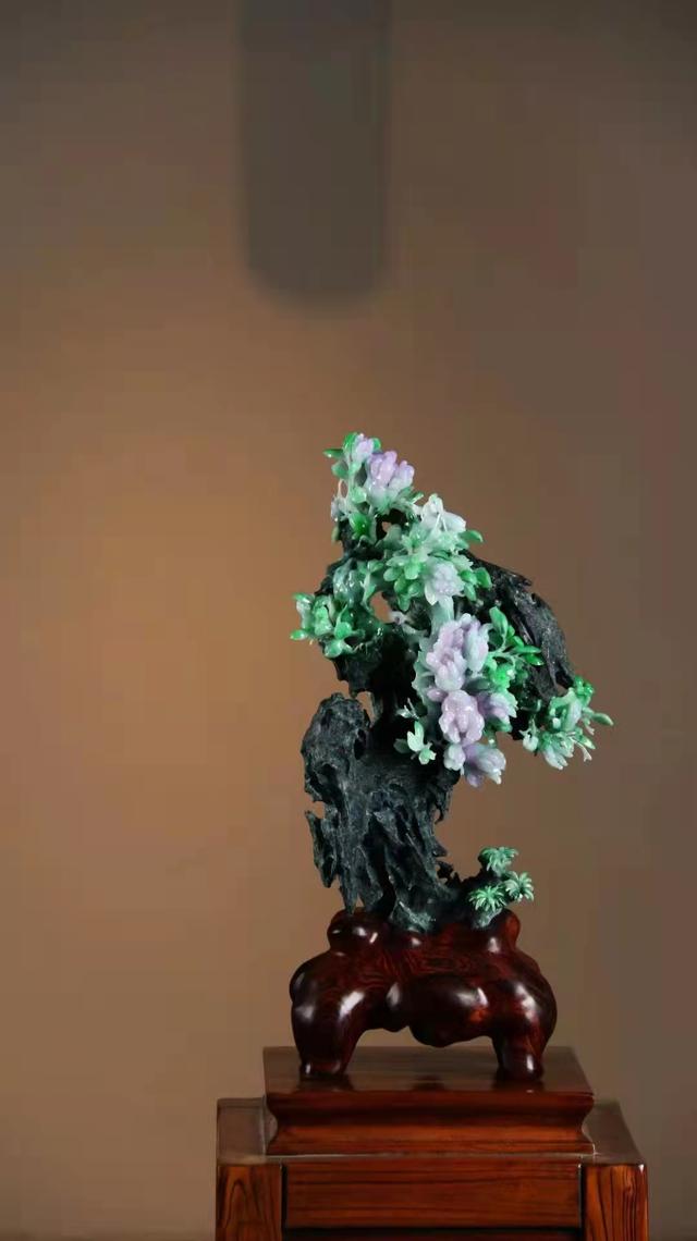 开封翡翠原石图片,会卡翡翠原石的特点-第11张图片-翡翠网 开封翡翠原石图片,会卡翡翠原石的特点-第11张图片-翡翠网