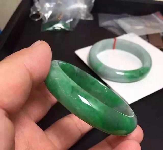 满色翡翠原石图片,帕敢翡翠原石色货特点-第5张图片-翡翠网 满色翡翠原石图片,帕敢翡翠原石色货特点-第5张图片-翡翠网