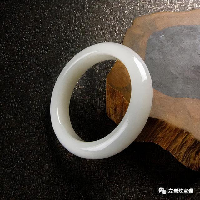 细条手镯翡翠知识细糯种翡翠手镯好处-第7张图片-翡翠网 细条手镯翡翠知识细糯种翡翠手镯好处-第7张图片-翡翠网