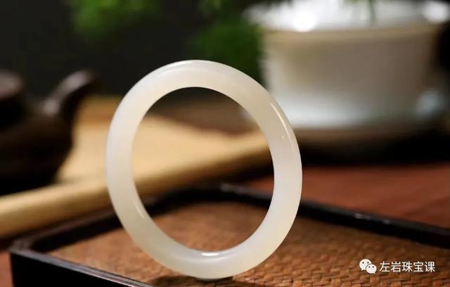 细条手镯翡翠知识细糯种翡翠手镯好处-第15张图片-翡翠网 细条手镯翡翠知识细糯种翡翠手镯好处-第15张图片-翡翠网