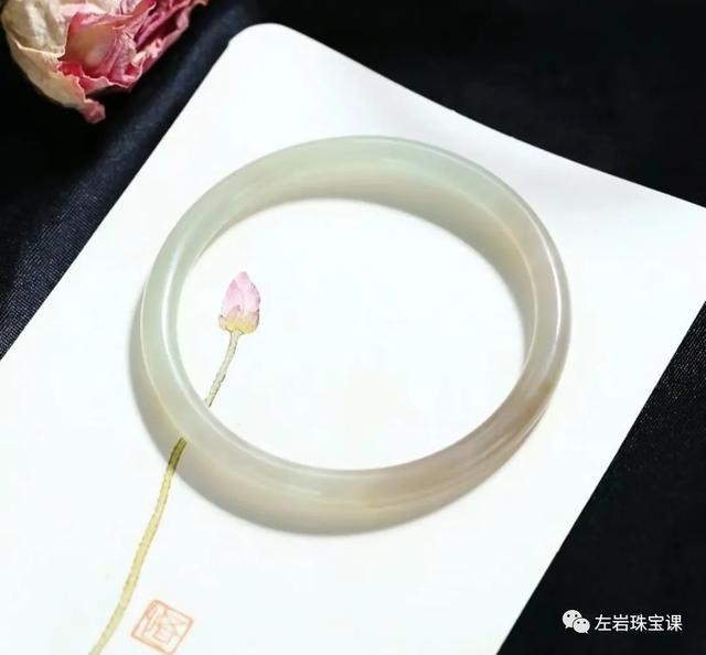 细条手镯翡翠知识细糯种翡翠手镯好处-第19张图片-翡翠网 细条手镯翡翠知识细糯种翡翠手镯好处-第19张图片-翡翠网