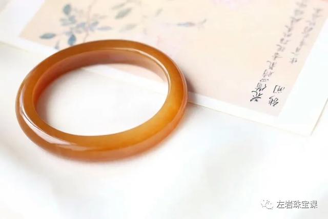 细条手镯翡翠知识细糯种翡翠手镯好处-第21张图片-翡翠网 细条手镯翡翠知识细糯种翡翠手镯好处-第21张图片-翡翠网