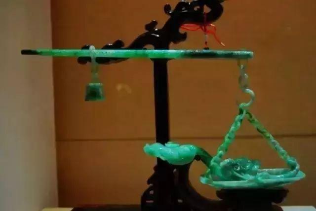 正宗翡翠手镯价格,翡翠清洁价格-第12张图片-翡翠网 正宗翡翠手镯价格,翡翠清洁价格-第12张图片-翡翠网