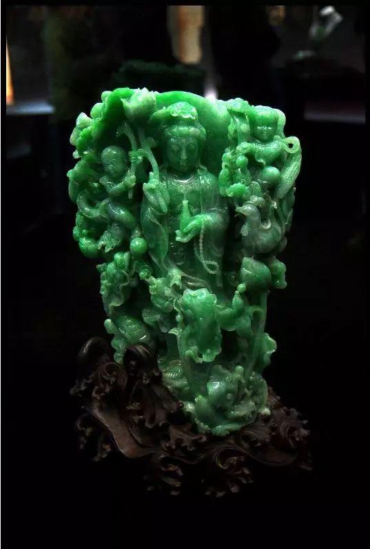 正宗翡翠手镯价格,翡翠清洁价格-第18张图片-翡翠网 正宗翡翠手镯价格,翡翠清洁价格-第18张图片-翡翠网