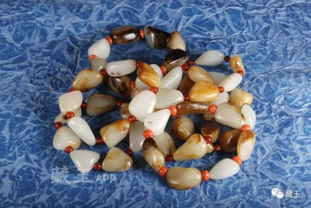 翡翠原石手串种类,籽料3000手串-第3张图片-翡翠网 翡翠原石手串种类,籽料3000手串-第3张图片-翡翠网