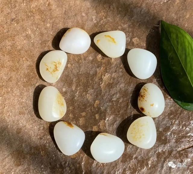 翡翠原石手串种类,籽料3000手串-第4张图片-翡翠网 翡翠原石手串种类,籽料3000手串-第4张图片-翡翠网