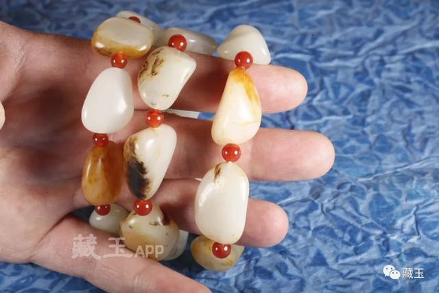 翡翠原石手串种类,籽料3000手串-第7张图片-翡翠网 翡翠原石手串种类,籽料3000手串-第7张图片-翡翠网