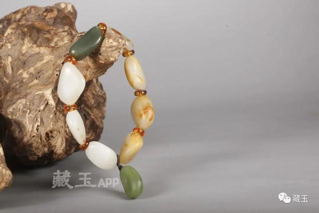 翡翠原石手串种类,籽料3000手串-第18张图片-翡翠网 翡翠原石手串种类,籽料3000手串-第18张图片-翡翠网