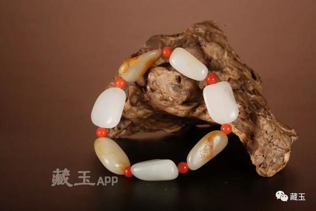 翡翠原石手串种类,籽料3000手串-第19张图片-翡翠网 翡翠原石手串种类,籽料3000手串-第19张图片-翡翠网