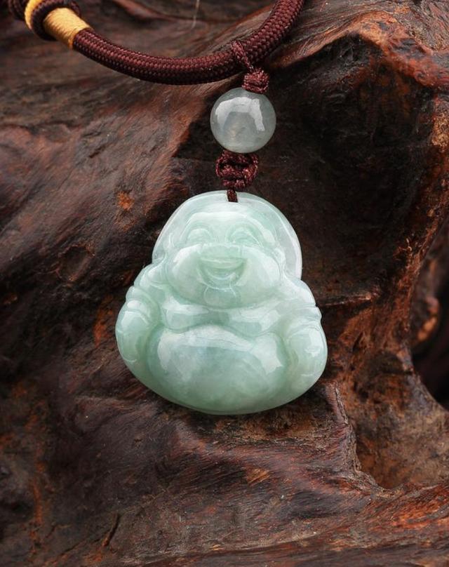 豆种翡翠知识的简单介绍-第3张图片-翡翠网 豆种翡翠知识的简单介绍-第3张图片-翡翠网