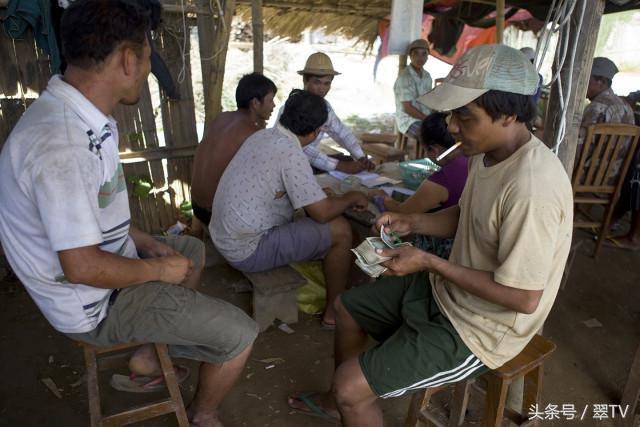 温州松原翡翠交易平台,茂名翡翠原石抛光-第27张图片-翡翠网 温州松原翡翠交易平台,茂名翡翠原石抛光-第27张图片-翡翠网