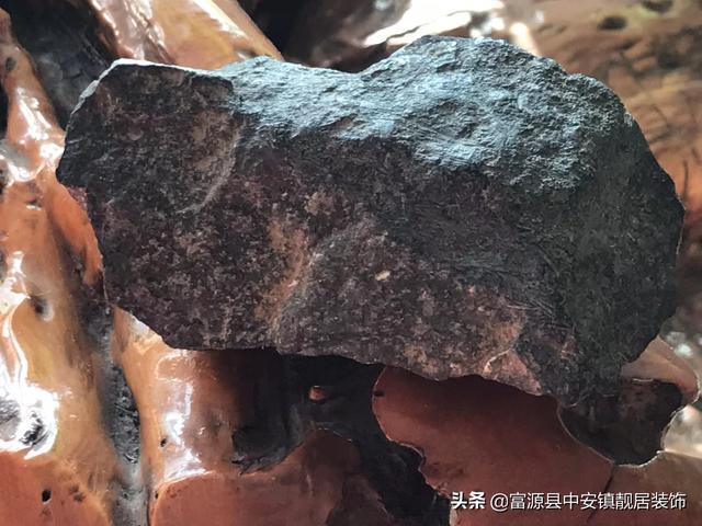 中国河里有翡翠原石吗,翡翠原石书籍哪个最好-第2张图片-翡翠网 中国河里有翡翠原石吗,翡翠原石书籍哪个最好-第2张图片-翡翠网