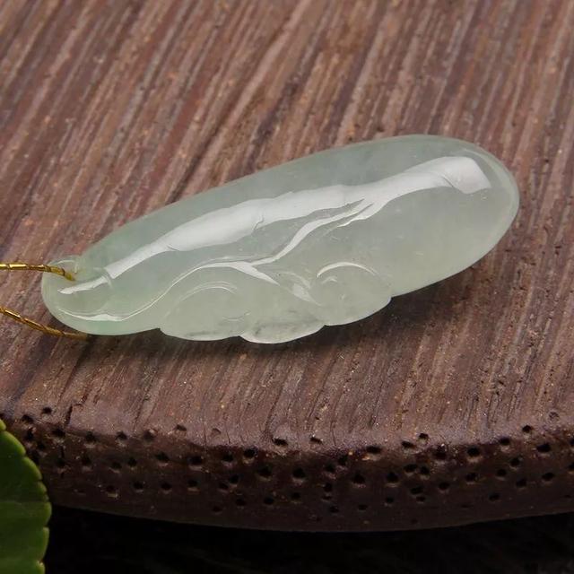 翡翠手镯多少钱糯米种白翡翠价格-第5张图片-翡翠网 翡翠手镯多少钱糯米种白翡翠价格-第5张图片-翡翠网