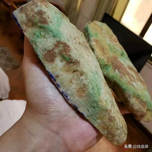 翡翠原石打灯白雾图,翡翠原石压灯不起雾吗-第2张图片-翡翠网 翡翠原石打灯白雾图,翡翠原石压灯不起雾吗-第2张图片-翡翠网