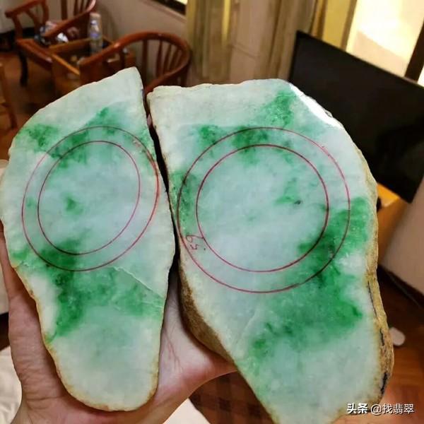 翡翠原石打灯白雾图,翡翠原石压灯不起雾吗-第4张图片-翡翠网 翡翠原石打灯白雾图,翡翠原石压灯不起雾吗-第4张图片-翡翠网