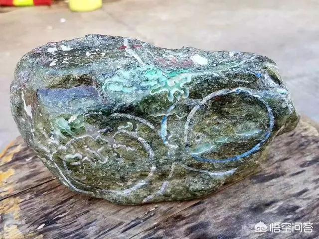 缅甸黑钨砂翡翠原石翡翠原石起红雾-第3张图片-翡翠网 缅甸黑钨砂翡翠原石翡翠原石起红雾-第3张图片-翡翠网