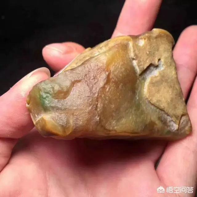 缅甸黑钨砂翡翠原石翡翠原石起红雾-第4张图片-翡翠网 缅甸黑钨砂翡翠原石翡翠原石起红雾-第4张图片-翡翠网