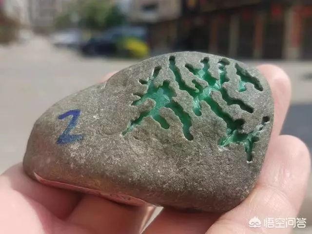 缅甸黑钨砂翡翠原石翡翠原石起红雾-第5张图片-翡翠网 缅甸黑钨砂翡翠原石翡翠原石起红雾-第5张图片-翡翠网