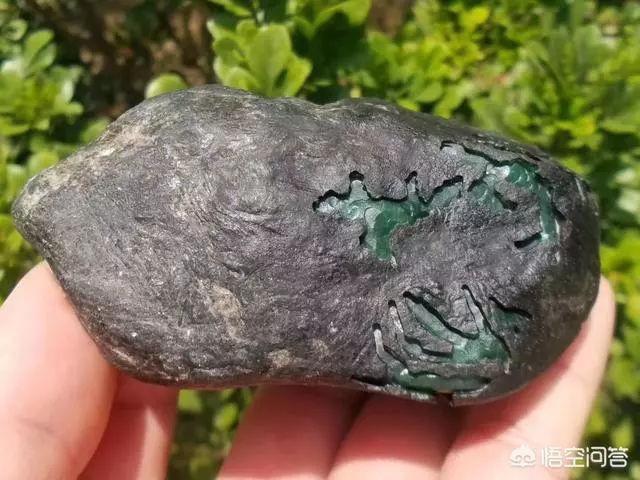 缅甸黑钨砂翡翠原石翡翠原石起红雾-第6张图片-翡翠网 缅甸黑钨砂翡翠原石翡翠原石起红雾-第6张图片-翡翠网