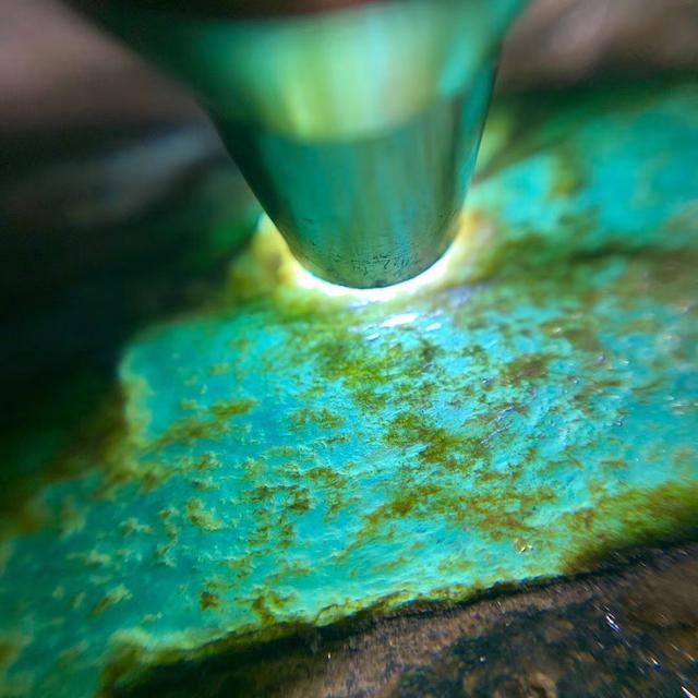 老象皮原石出什么翡翠,莫西沙小象皮翡翠原石-第3张图片-翡翠网 老象皮原石出什么翡翠,莫西沙小象皮翡翠原石-第3张图片-翡翠网