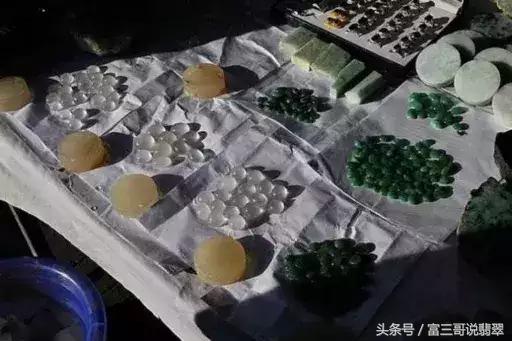 翡翠价格一般多少,翡翠蛋面价格-第1张图片-翡翠网 翡翠价格一般多少,翡翠蛋面价格-第1张图片-翡翠网