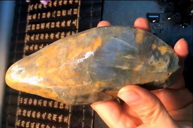 大马坎场口的翡翠价格,大马坎翡翠原石价格-第4张图片-翡翠网 大马坎场口的翡翠价格,大马坎翡翠原石价格-第4张图片-翡翠网