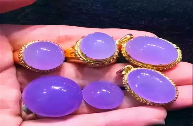 大马坎场口的翡翠价格,大马坎翡翠原石价格-第10张图片-翡翠网 大马坎场口的翡翠价格,大马坎翡翠原石价格-第10张图片-翡翠网