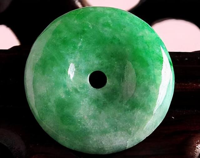 翡翠原石底色多少种3000多的冰晴底好吗-第5张图片-翡翠网 翡翠原石底色多少种3000多的冰晴底好吗-第5张图片-翡翠网