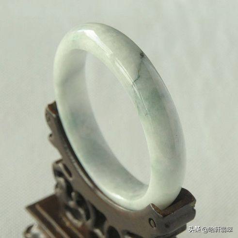 100万左右冰种翡翠手镯翡翠镯子价格-第3张图片-翡翠网 100万左右冰种翡翠手镯翡翠镯子价格-第3张图片-翡翠网