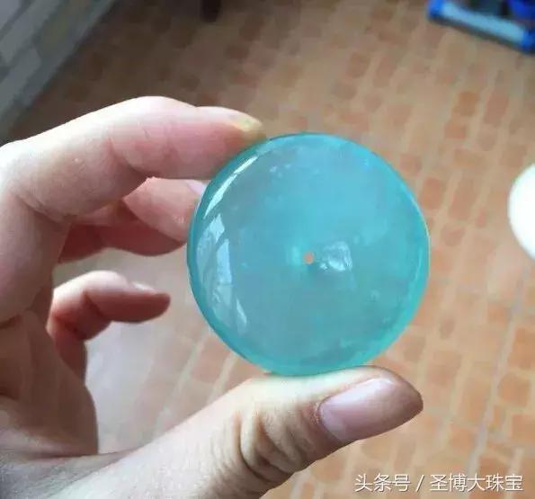 翡翠原石冻感,翡翠玉石毛料鉴别图-第1张图片-翡翠网 翡翠原石冻感,翡翠玉石毛料鉴别图-第1张图片-翡翠网