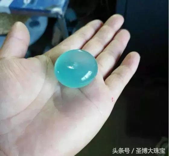 翡翠原石冻感,翡翠玉石毛料鉴别图-第3张图片-翡翠网 翡翠原石冻感,翡翠玉石毛料鉴别图-第3张图片-翡翠网