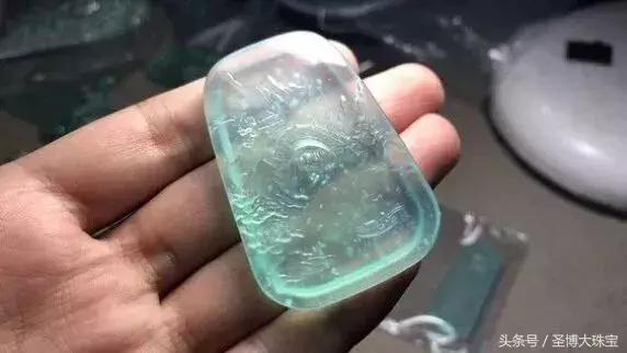 翡翠原石冻感,翡翠玉石毛料鉴别图-第4张图片-翡翠网 翡翠原石冻感,翡翠玉石毛料鉴别图-第4张图片-翡翠网