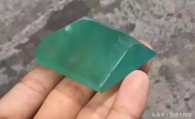 翡翠原石冻感,翡翠玉石毛料鉴别图-第9张图片-翡翠网 翡翠原石冻感,翡翠玉石毛料鉴别图-第9张图片-翡翠网