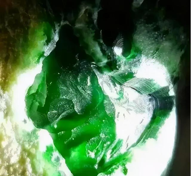 广汉糯化种翡翠原石老糯化种水料子好不好-第3张图片-翡翠网 广汉糯化种翡翠原石老糯化种水料子好不好-第3张图片-翡翠网