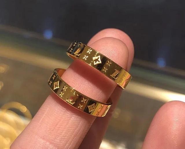 男士黄金戒指款式,适合年轻人的黄金戒指女款式-第2张图片-翡翠网
