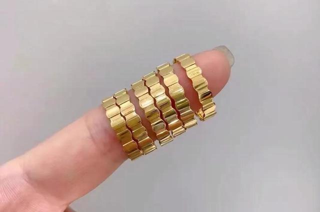 男士黄金戒指款式,适合年轻人的黄金戒指女款式-第4张图片-翡翠网
