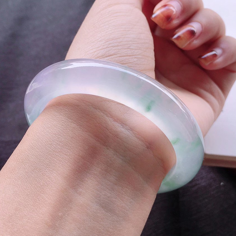 关于翡翠手镯价格查询的信息-第2张图片-翡翠网 关于翡翠手镯价格查询的信息-第2张图片-翡翠网